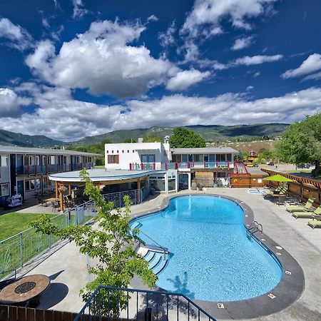 Bowmont Motel ペンティクトン エクステリア 写真