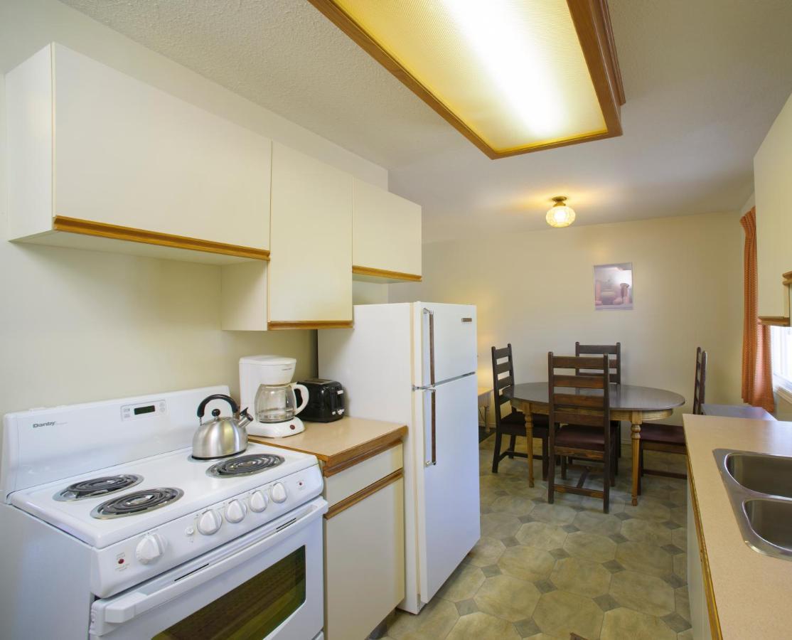 Bowmont Motel ペンティクトン エクステリア 写真