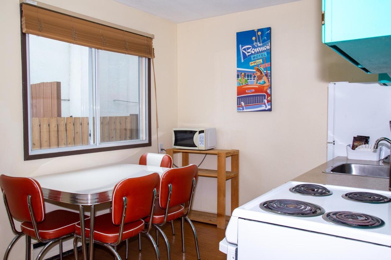 Bowmont Motel ペンティクトン エクステリア 写真
