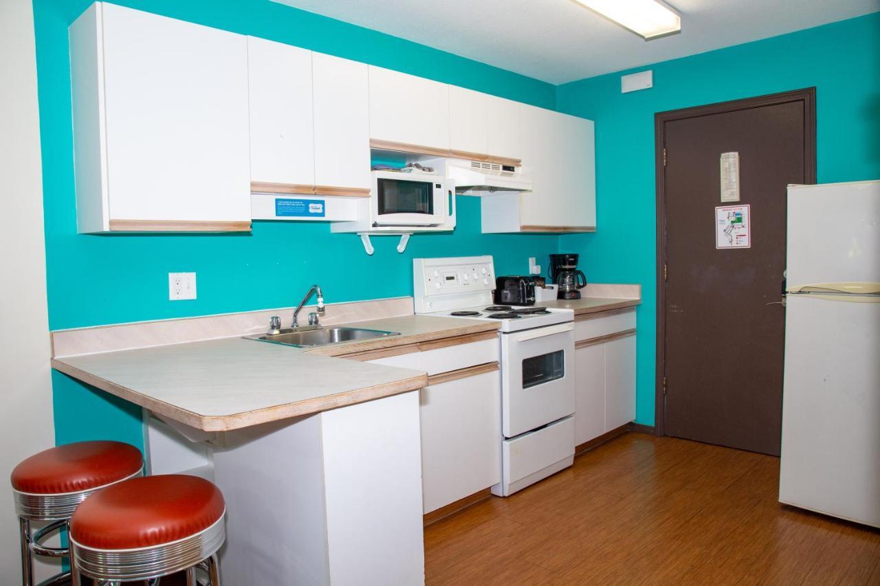 Bowmont Motel ペンティクトン エクステリア 写真