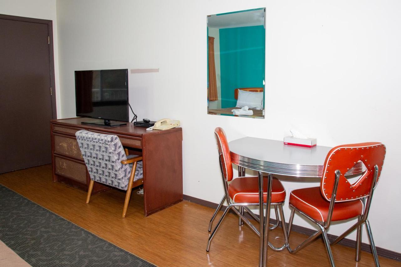 Bowmont Motel ペンティクトン エクステリア 写真
